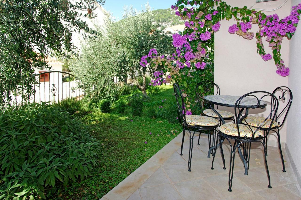 Apartments Villa Vallum Bol Zewnętrze zdjęcie